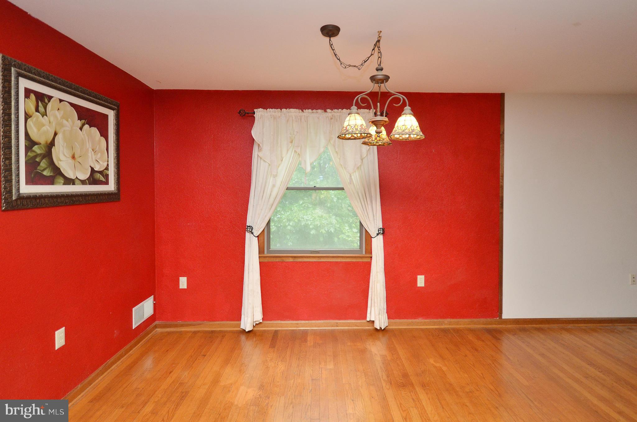 228 North Hayfield Road Winchester, VA 22603 - Photo 9 of 20 Great flow from the Kitchen to the Dining Room