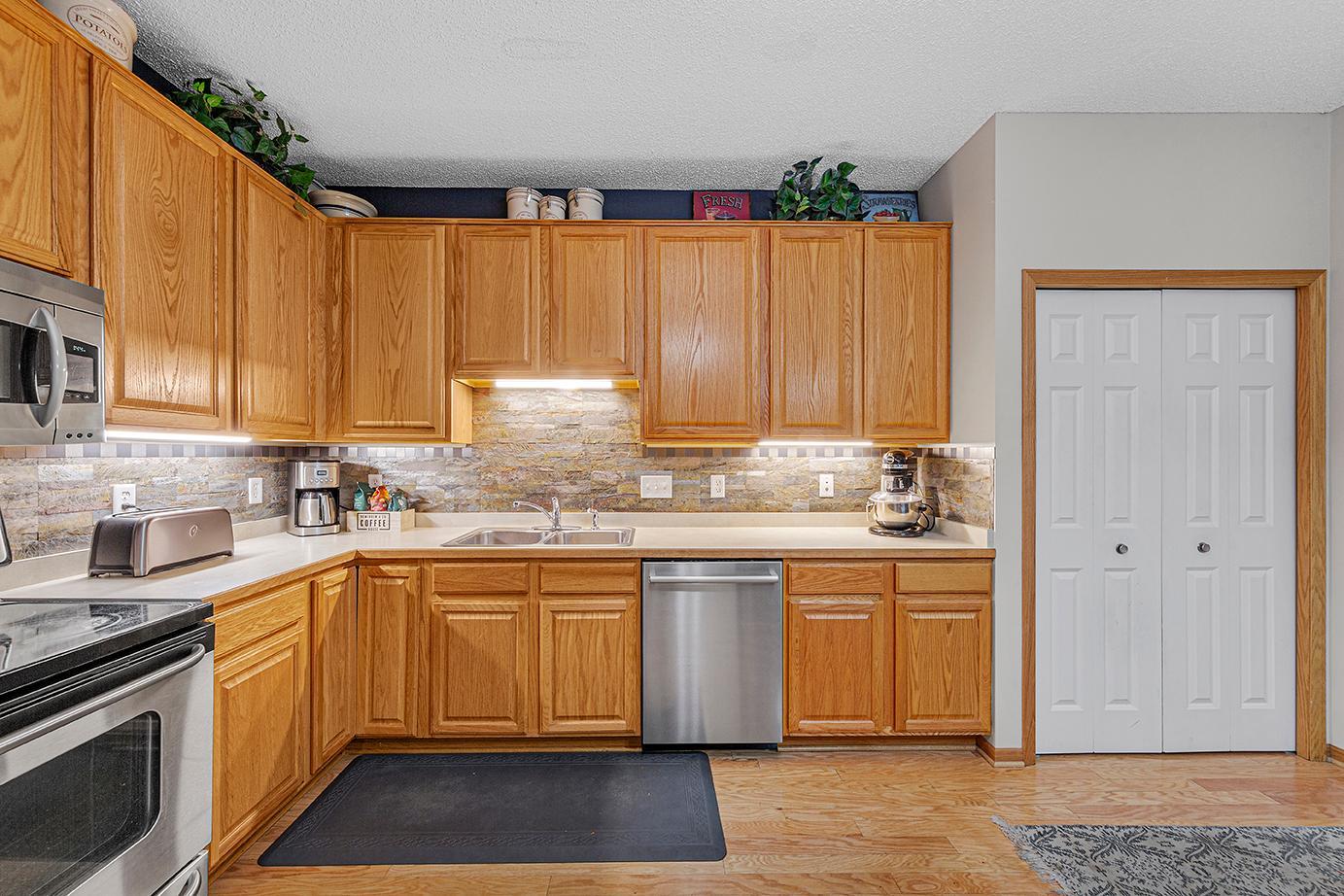 2713 Village Drive Faribault, MN 55021 - Photo 9 of 52