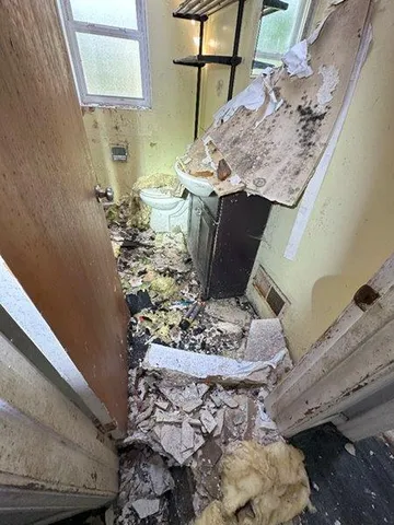 $99,000 | 18018 Park Avenue, Lansing, IL 60438