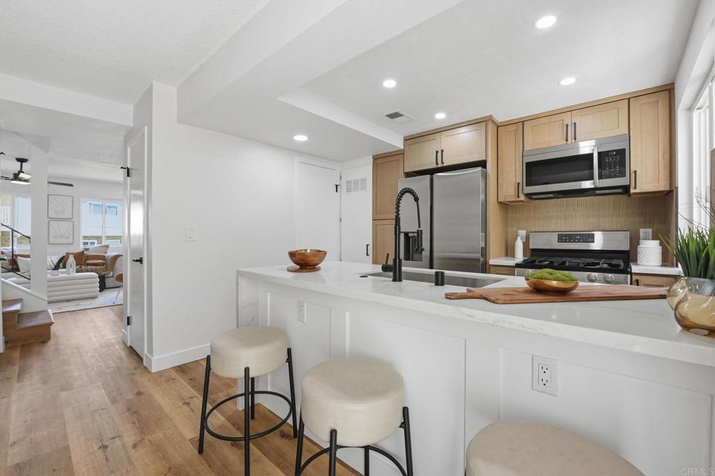 821 Del Mar Downs Road, Unit D Solana Beach, CA 92075 - Photo 8 of 29