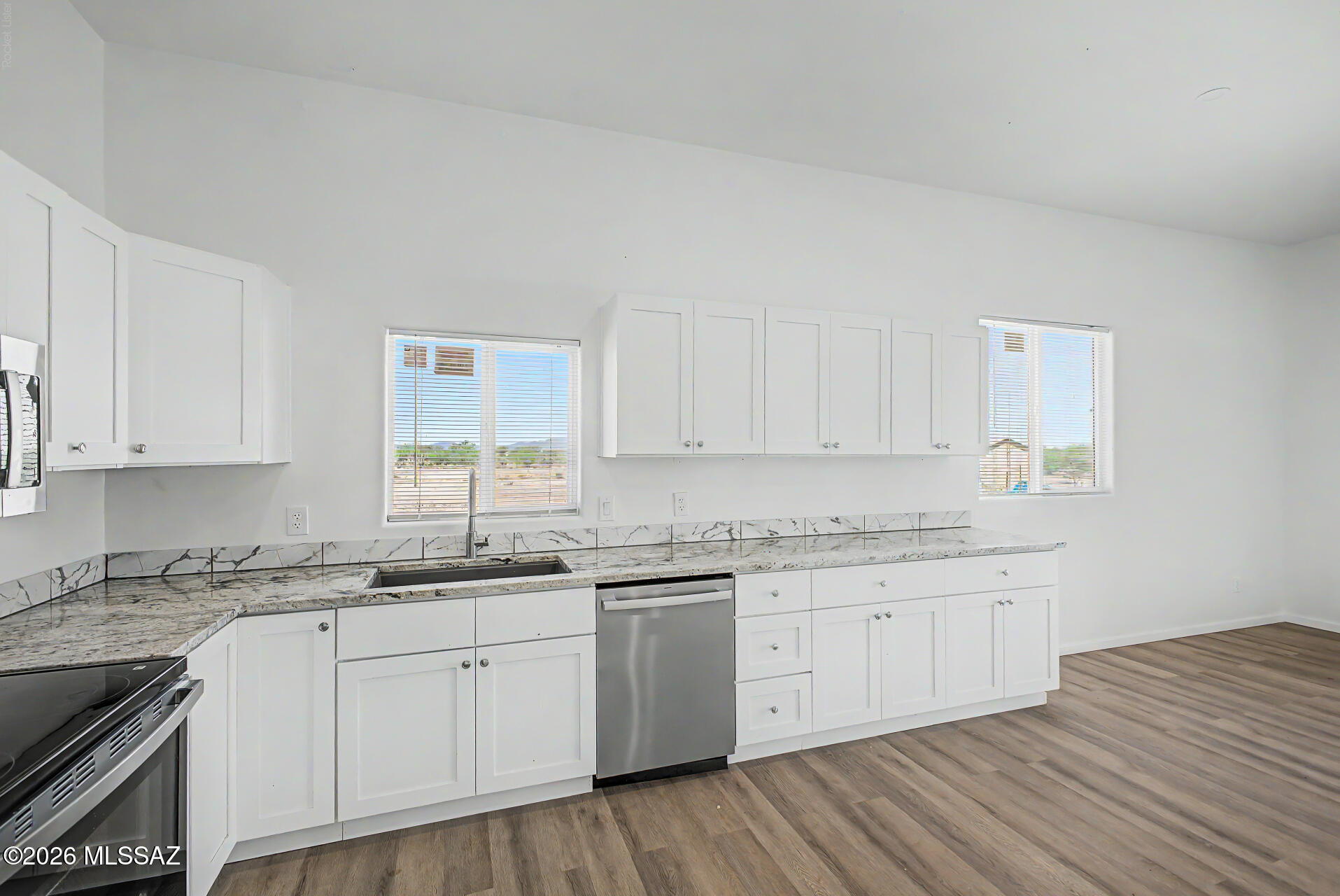 8895 South Marstellar Road Tucson, AZ 85736 - Photo 2 of 41 18 - Marstellar