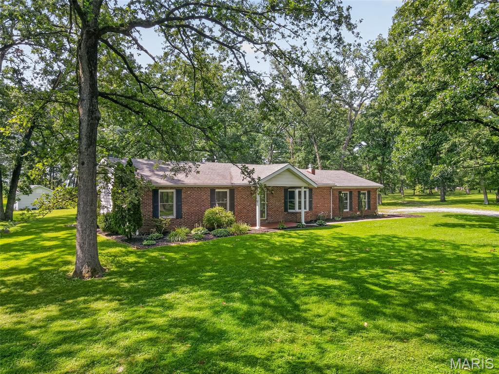 8861 Gilmore Lake Road Columbia, IL 62236 - Photo 9 of 82 Gallery Image 9