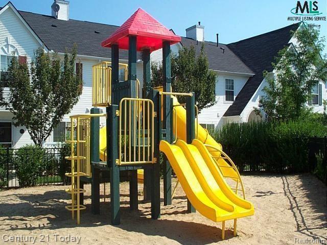 22168 Cape Cod Way, Unit 27 Farmington, MI 48336 - Photo 24 of 24