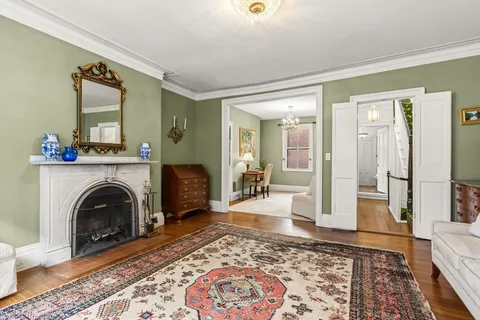 $2,399,000 | 121 Pinckney Street, Boston, MA 02114