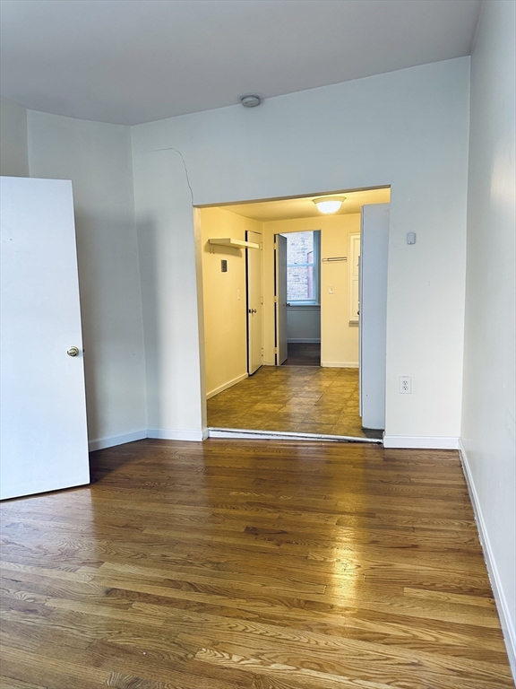 17 South Russell Street, Unit 5 Boston, MA 02114 - Photo 6 of 9