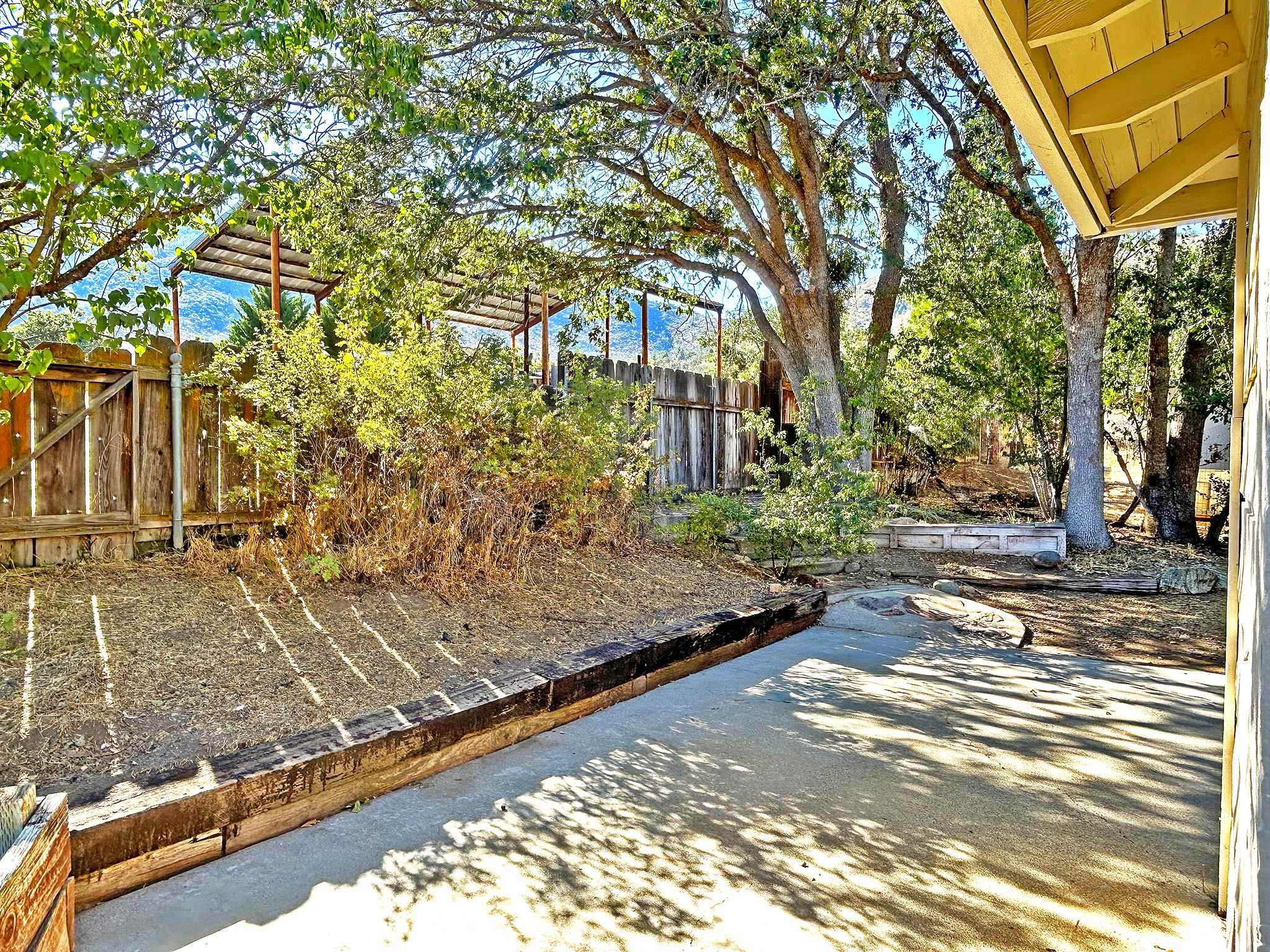 9001 Guys Gulch Road Yreka, CA 96097 - Photo 7 of 38 Gallery Image 7