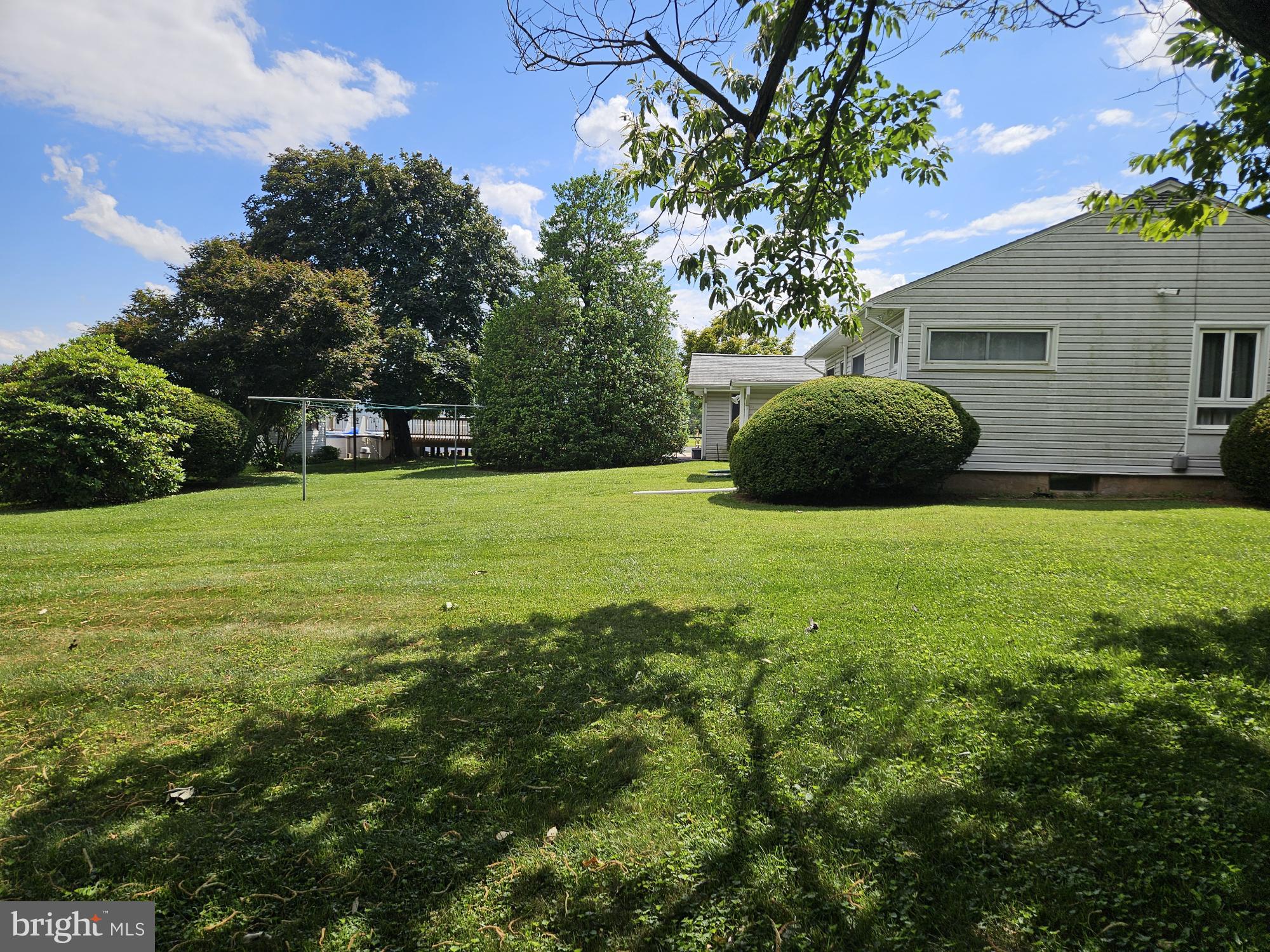 7015 Woodbine Road Woodbine, MD 21797 - Photo 5 of 60 Side of House