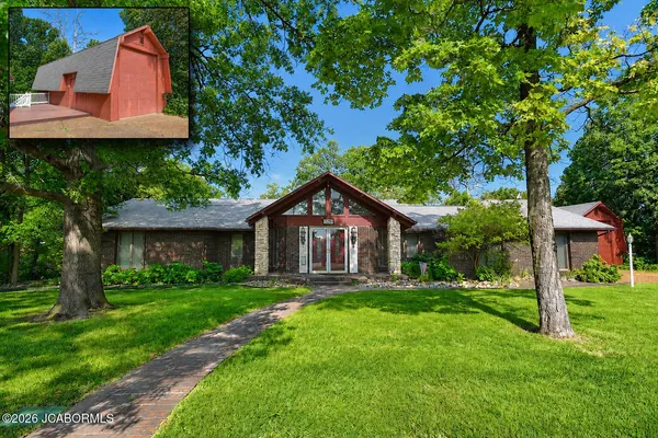 $299,900 | 328 Eastland Drive, Jefferson City, MO 65101