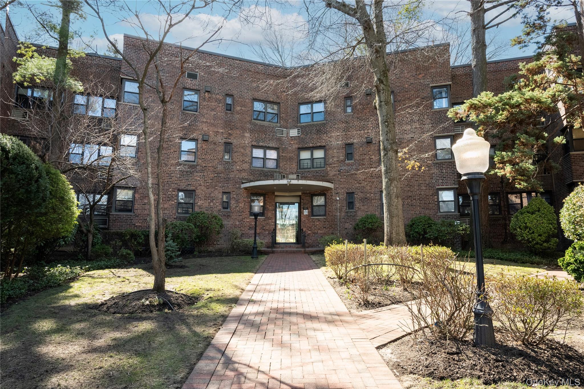 50 Brompton Road, Unit 2H Great Neck, NY 11021 - Photo 17 of 23