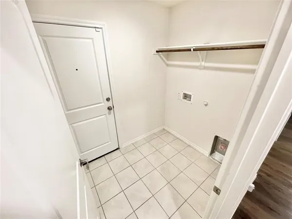 $1,895 | 1125 Silver Maple Lane, Royse City, TX 75189