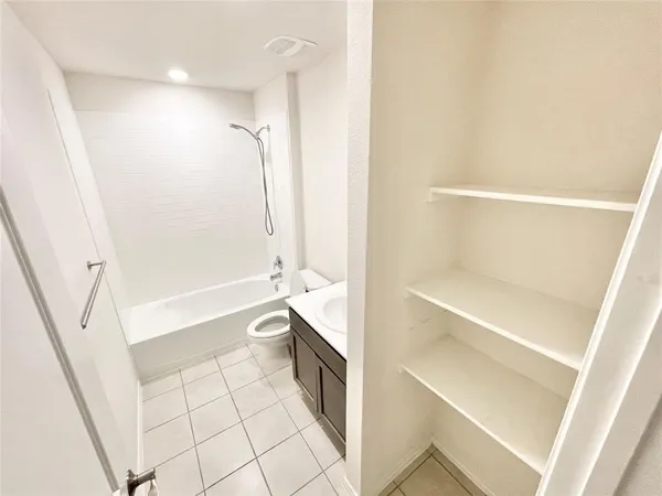 $1,895 | 1125 Silver Maple Lane, Royse City, TX 75189