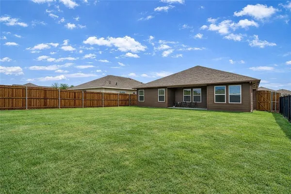 $1,895 | 1125 Silver Maple Lane, Royse City, TX 75189