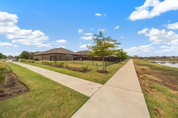 $1,895 | 1125 Silver Maple Lane, Royse City, TX 75189