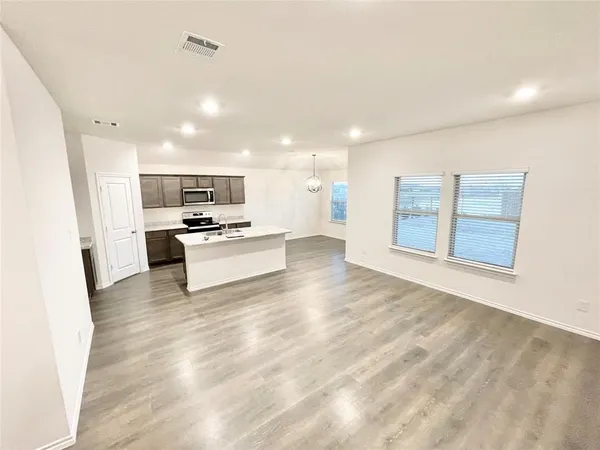 $1,895 | 1125 Silver Maple Lane, Royse City, TX 75189