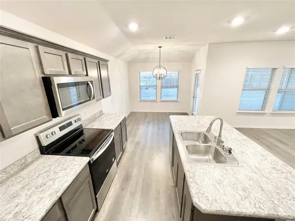 $1,895 | 1125 Silver Maple Lane, Royse City, TX 75189