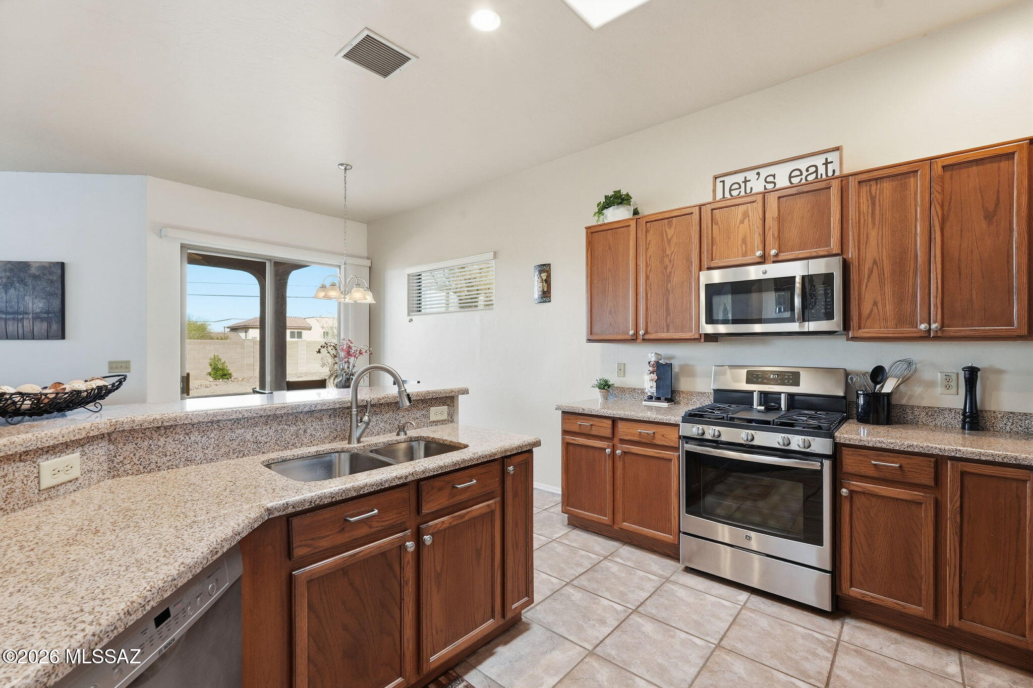 7512 West Sweet River Road Tucson, AZ 85743 - Photo 3 of 41
