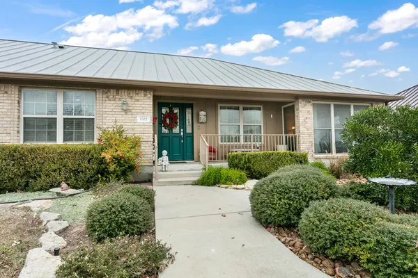 $525,000 | 1702 Cherrywood Drive, Fredericksburg, TX 78624