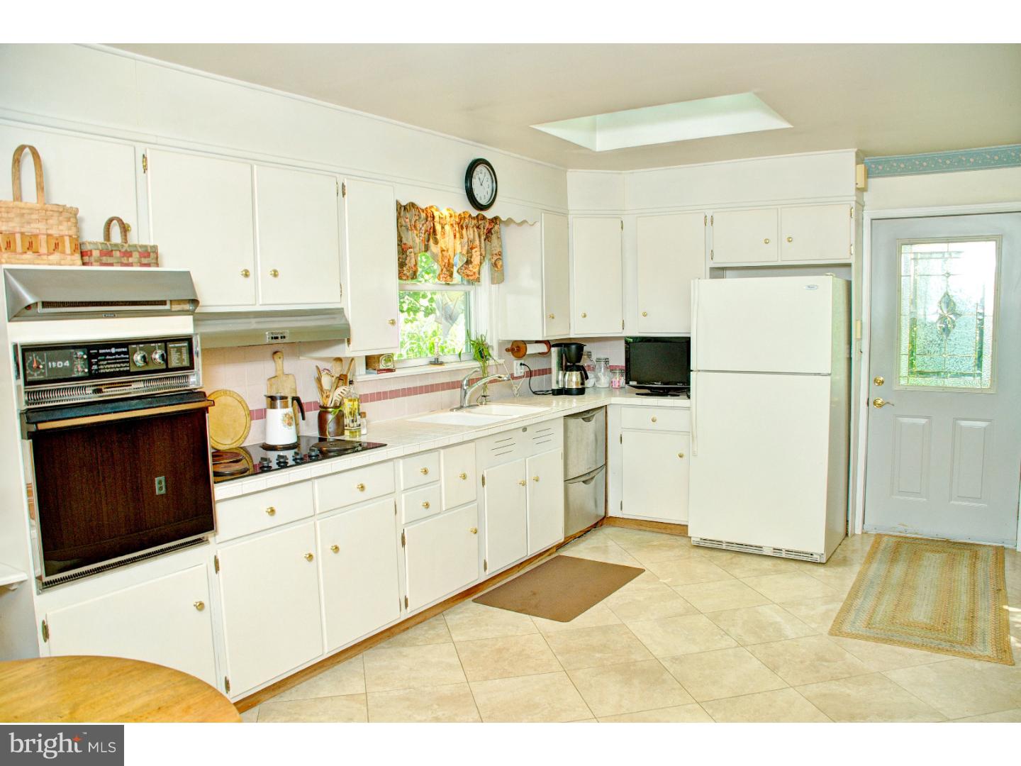 1235 Valley Forge Road Norristown, PA 19403 - Photo 5 of 22 Kitchen
