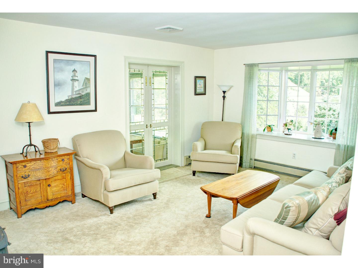 1235 Valley Forge Road Norristown, PA 19403 - Photo 10 of 22 Living Room