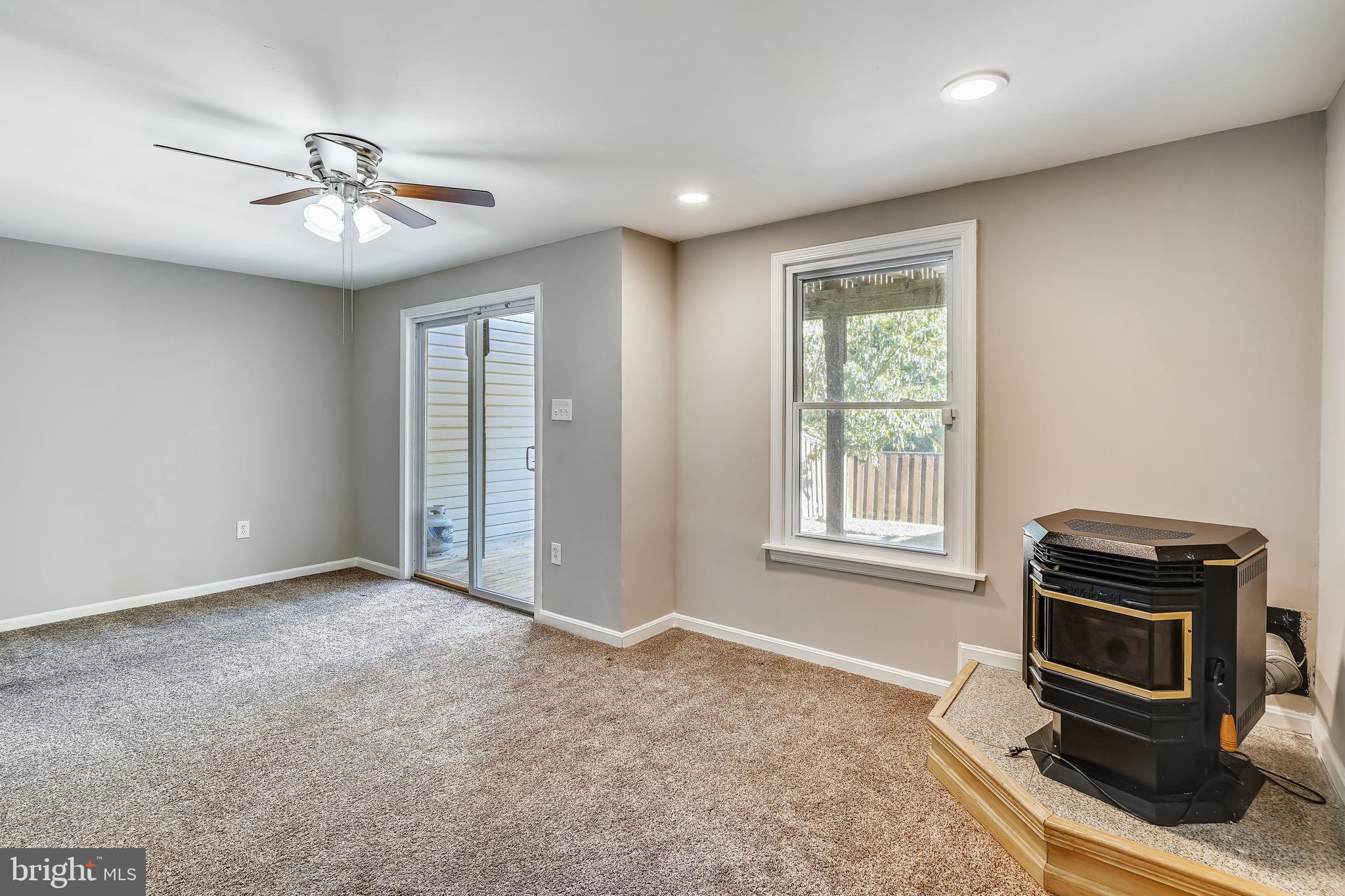 8151 Turn Loop Road Glen Burnie, MD 21061 - Photo 8 of 36