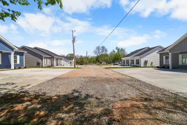 $1,400 | 1004 Oak Street, Unit A, Portland, TN 37148