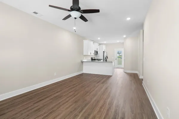 $1,400 | 1004 Oak Street, Unit A, Portland, TN 37148