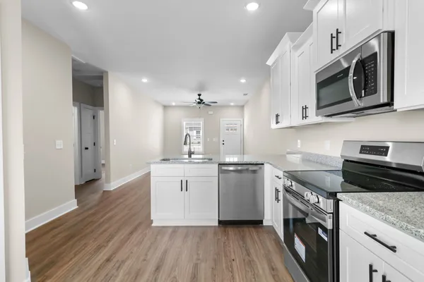 $1,400 | 1004 Oak Street, Unit A, Portland, TN 37148