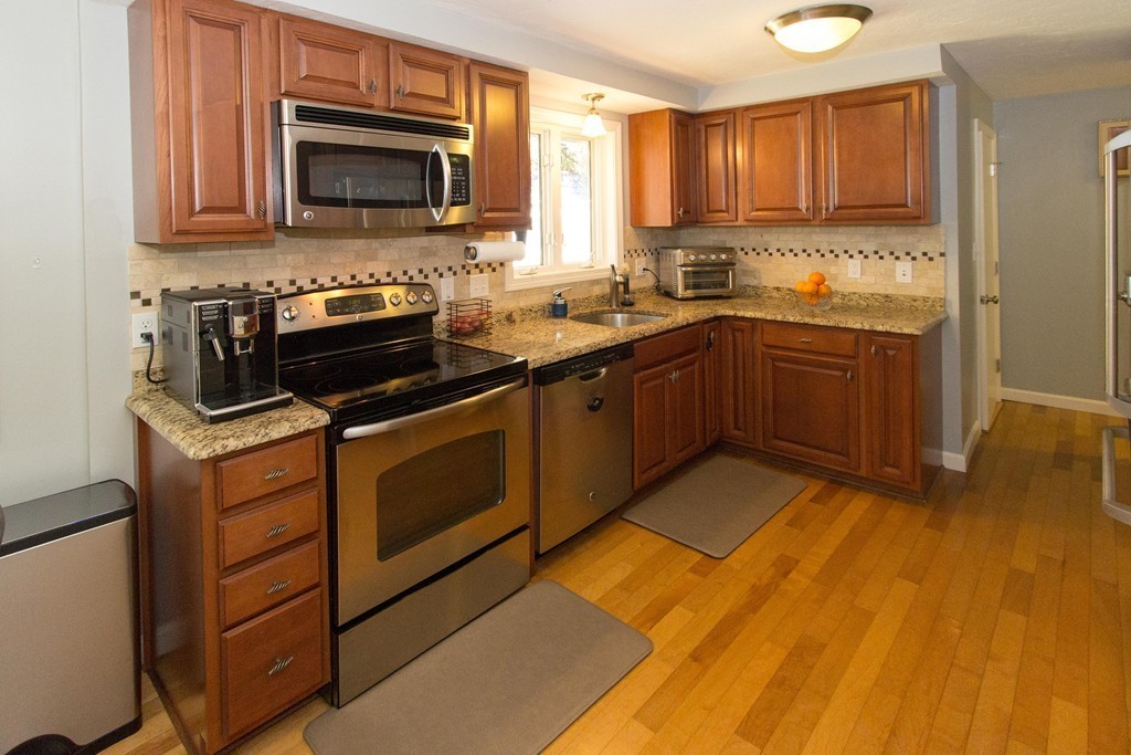 11 David Road Framingham, MA 01701 - Photo 4 of 15 Gallery Image 4