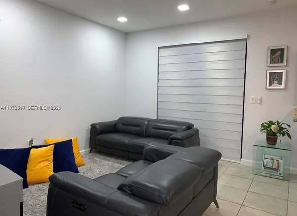 $3,400 | 3392 West 90th Terrace, Hialeah, FL 33018
