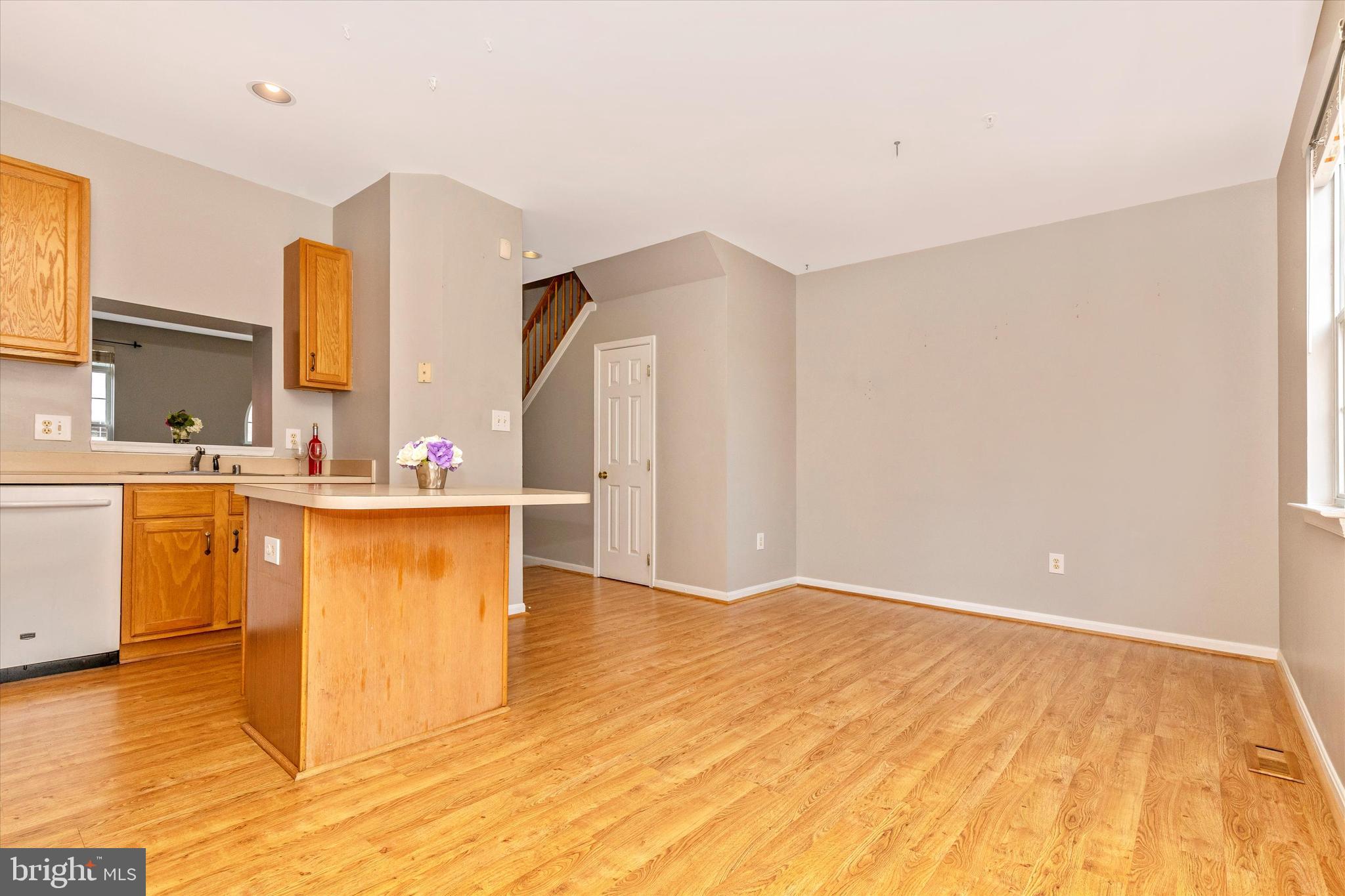 1520 Rambling Way North Frederick, MD 21701 - Photo 14 of 48 Kitchen and breakfast are