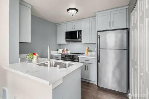 $518,000 | 3809 131st Lane Southeast, Unit J2, Bellevue, WA 98006