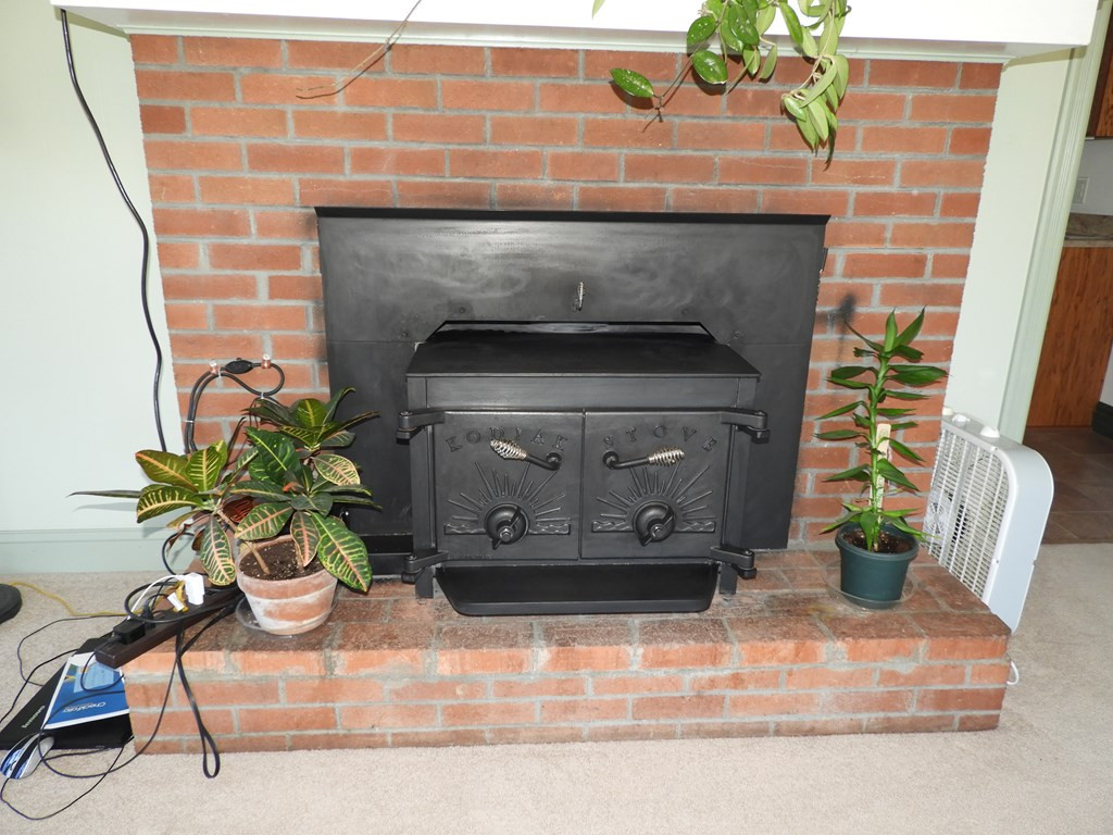 1209 Cumberland Head Road Plattsburgh, NY 12901 - Photo 11 of 29 Gallery Image 11