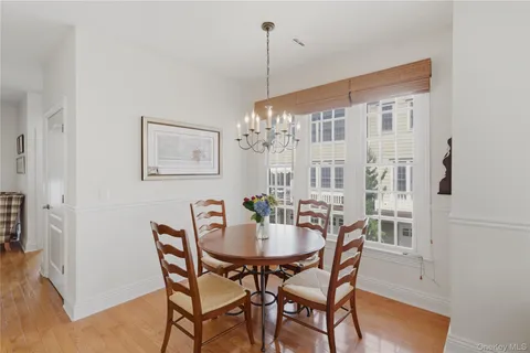 $899,000 | 23 Mariners Walk, Oyster Bay, NY 11771
