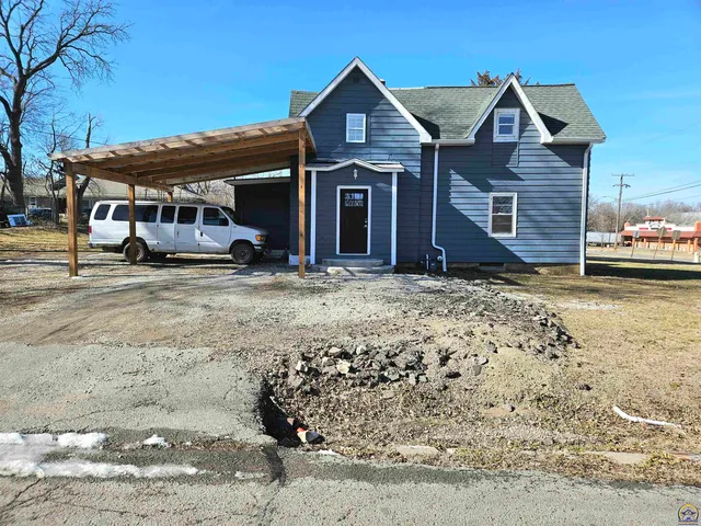 $105,000 | 2029 Southeast 10th Avenue, Topeka, KS 66607