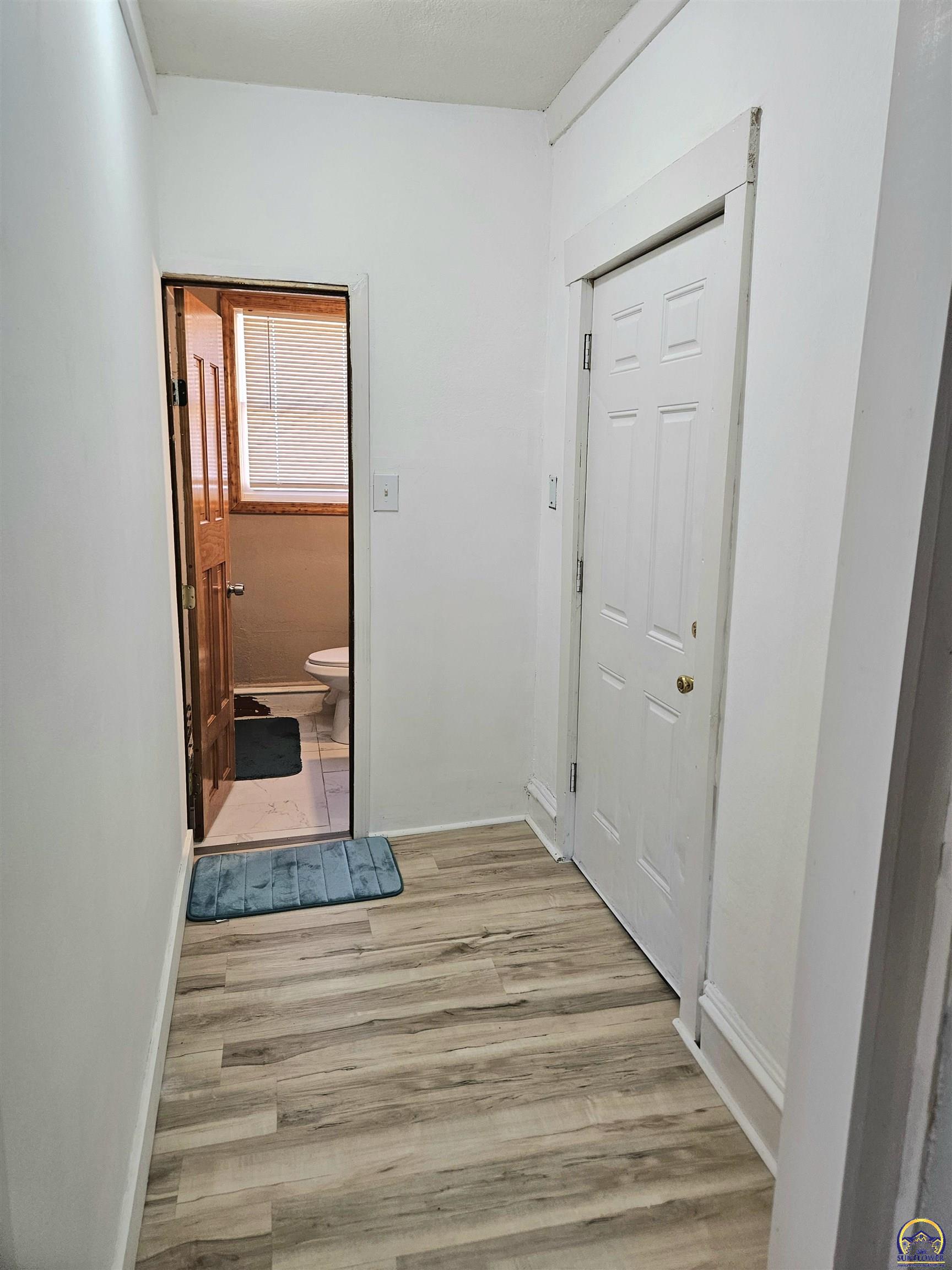 2029 Southeast 10th Avenue Topeka, KS 66607 - Photo 11 of 28