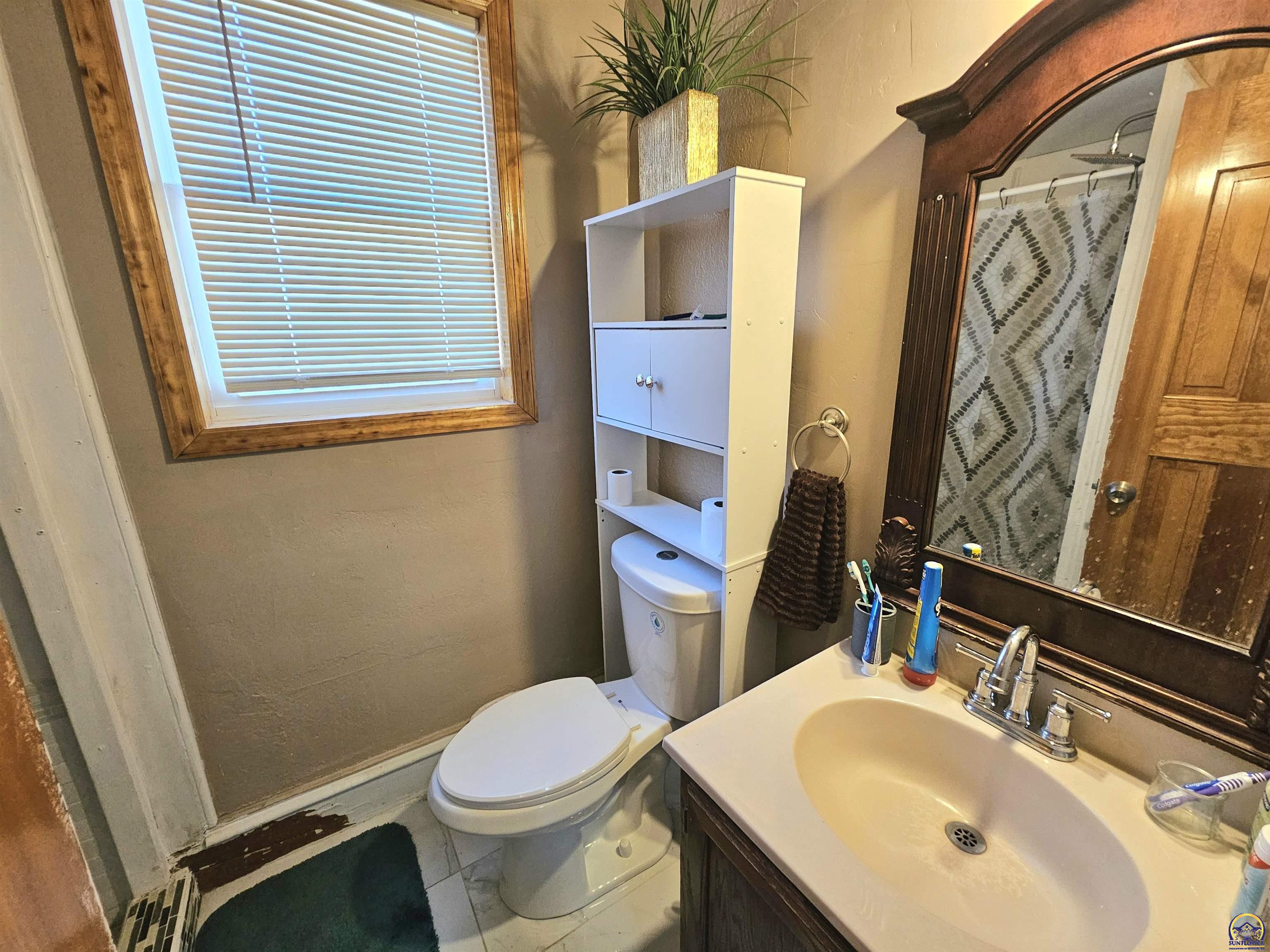 2029 Southeast 10th Avenue Topeka, KS 66607 - Photo 12 of 28