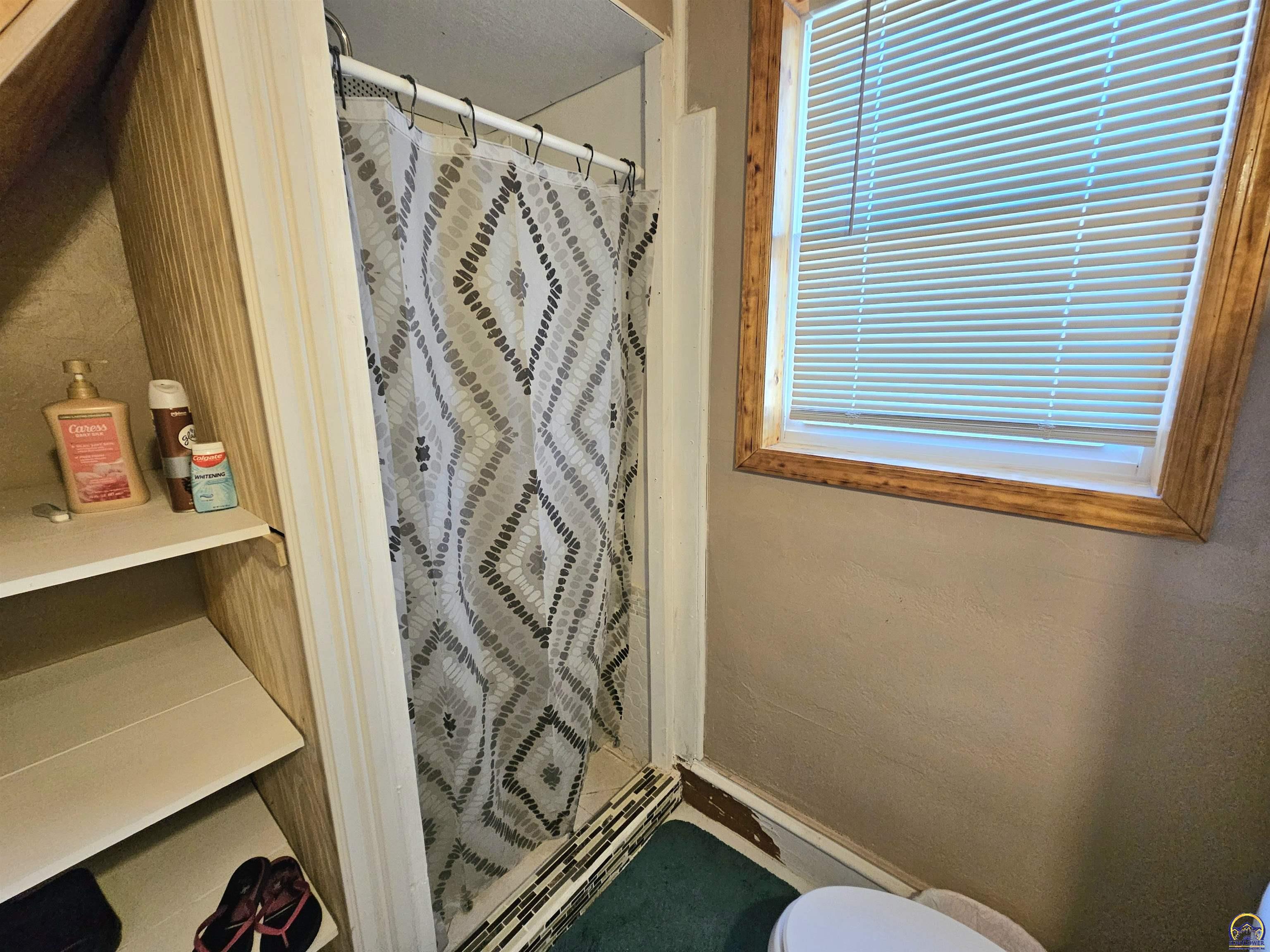 2029 Southeast 10th Avenue Topeka, KS 66607 - Photo 13 of 28