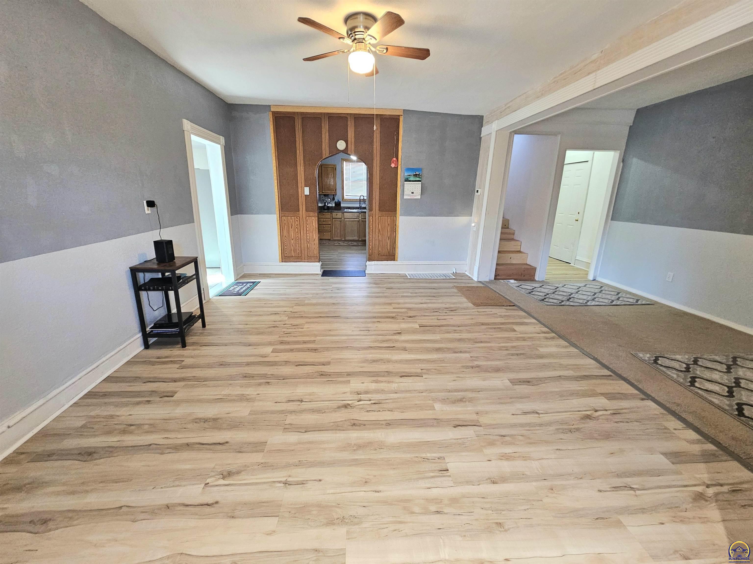 2029 Southeast 10th Avenue Topeka, KS 66607 - Photo 3 of 28