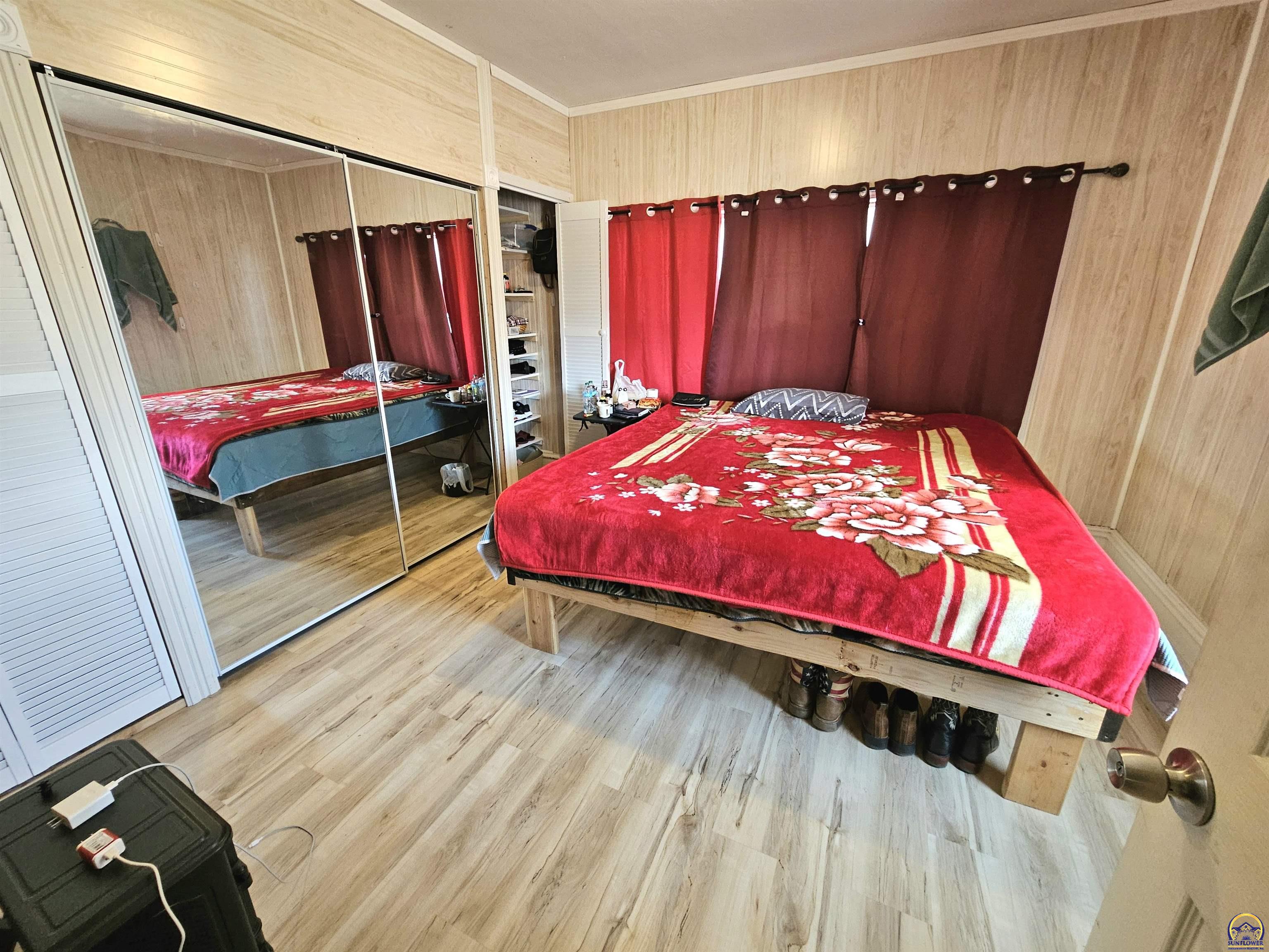 2029 Southeast 10th Avenue Topeka, KS 66607 - Photo 9 of 28