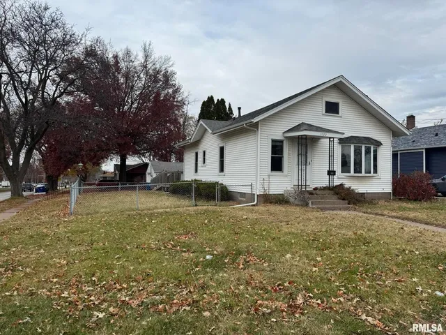 $1,350 | 3122 West Locust Street, Davenport, IA 52804