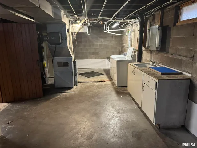 $1,350 | 3122 West Locust Street, Davenport, IA 52804