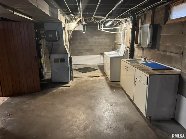 $1,350 | 3122 West Locust Street, Davenport, IA 52804