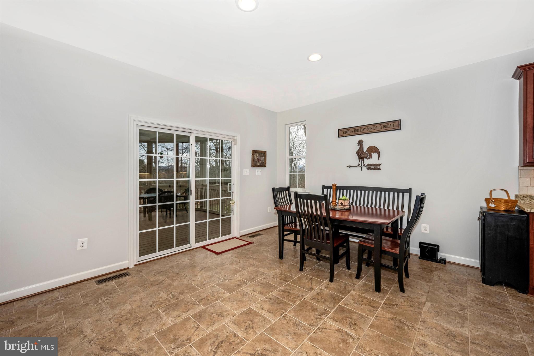 5813 Elmer Derr Road Frederick, MD 21703 - Photo 14 of 38 Breakfast room