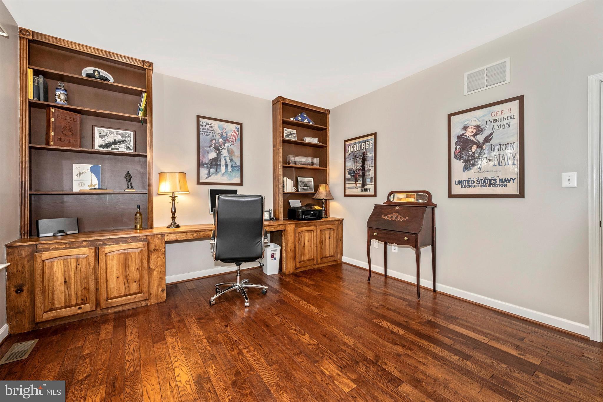 5813 Elmer Derr Road Frederick, MD 21703 - Photo 21 of 38 Office or library