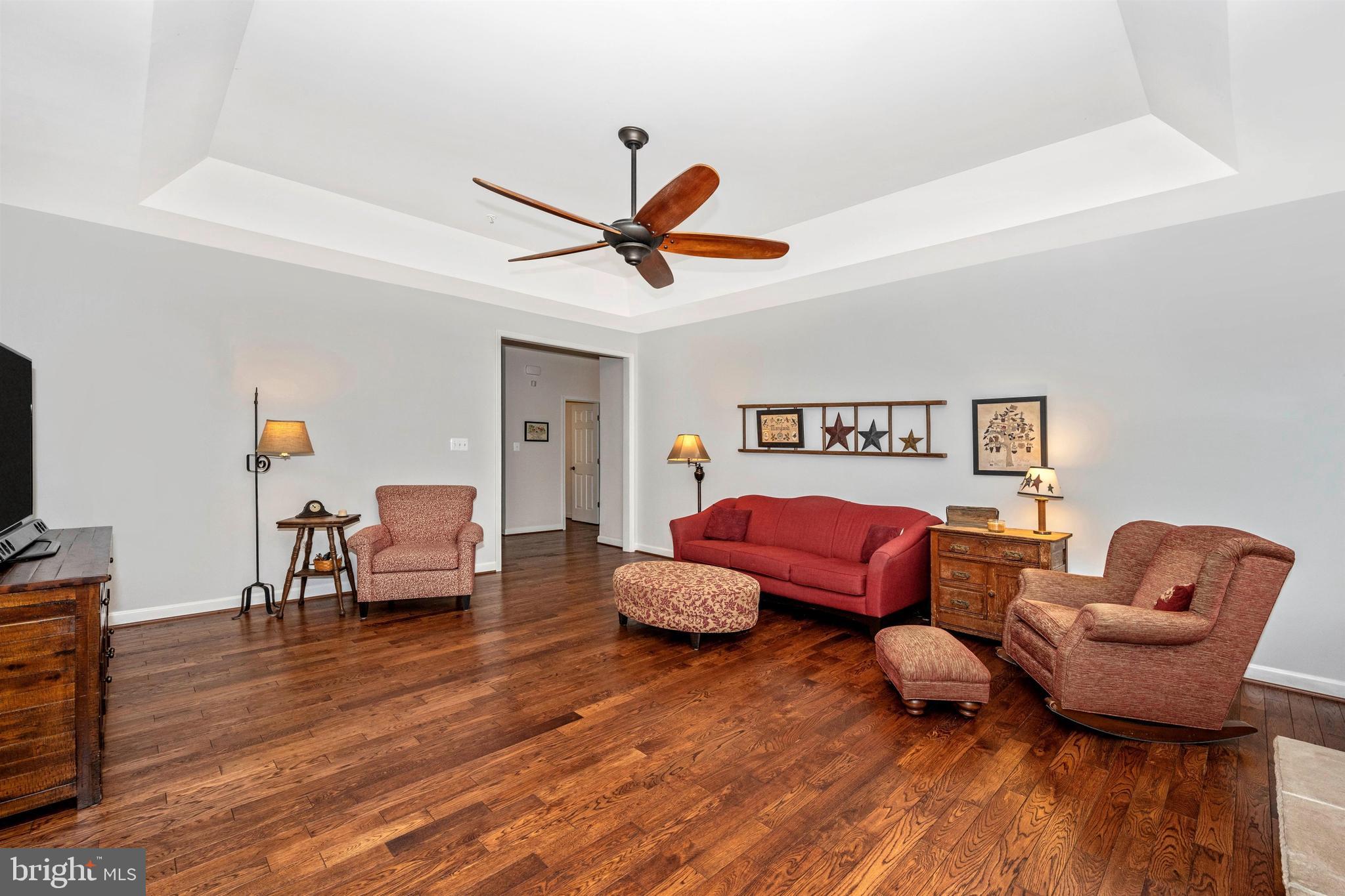 5813 Elmer Derr Road Frederick, MD 21703 - Photo 5 of 38 Family room