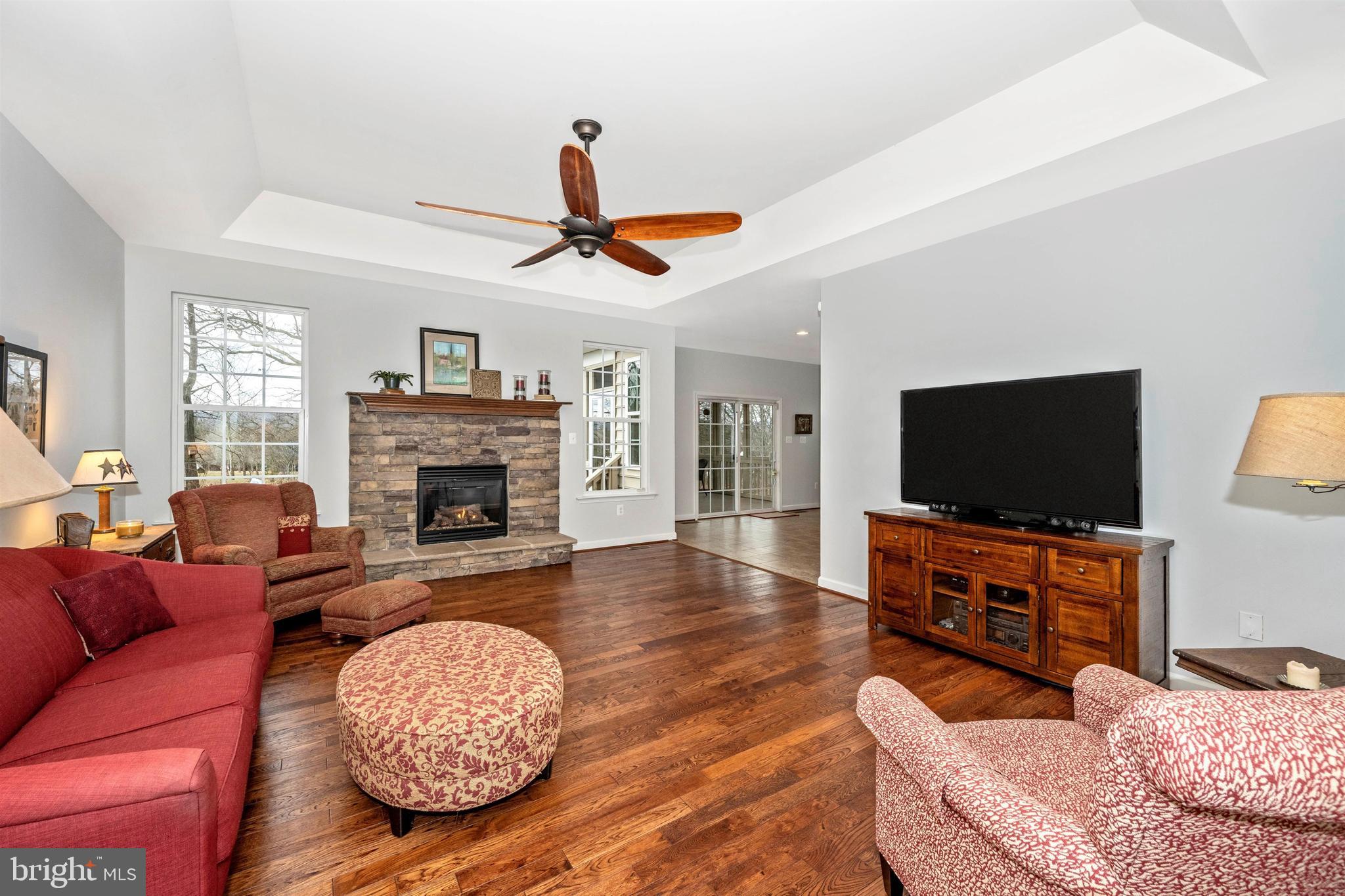 5813 Elmer Derr Road Frederick, MD 21703 - Photo 6 of 38 Family room