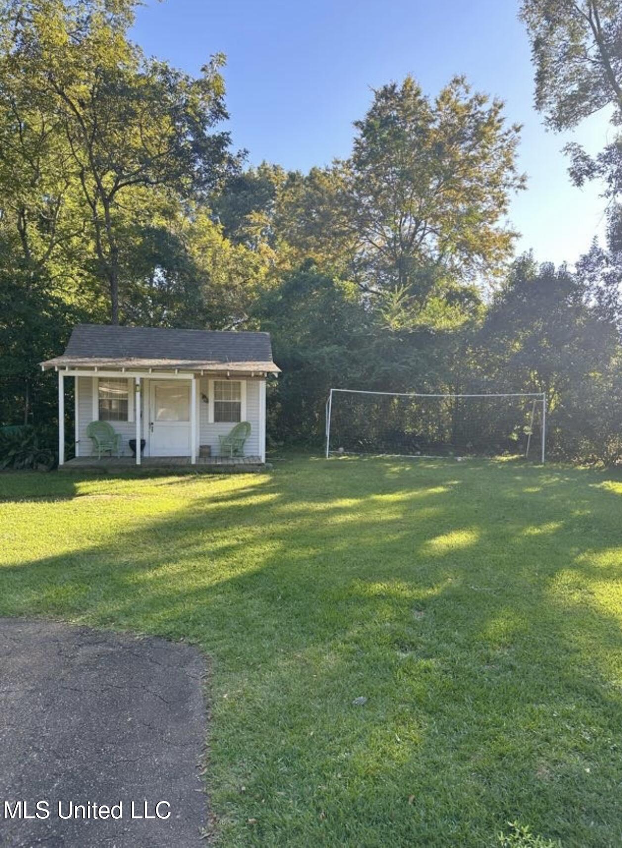 321 West Chippewa Street Brookhaven, MS 39601 - Photo 35 of 37 IMG_6890