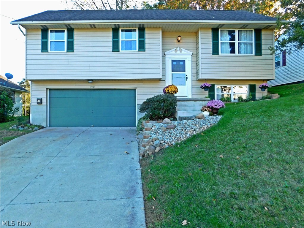 392 West Waterloo Road Akron, OH 44314 - Photo 1 of 18 Street View