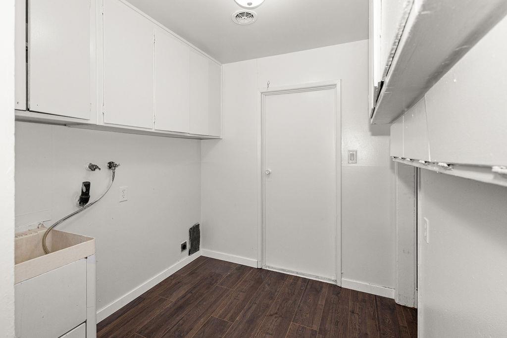 1124 Lakewood Avenue Modesto, CA 95355 - Photo 32 of 40 a view of an empty room
