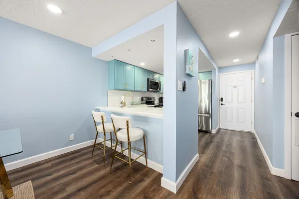 $249,000 | 7310 Seawall Boulevard, Unit 702, Galveston, TX 77551